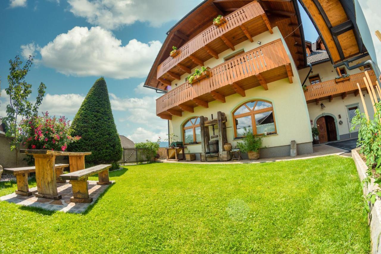 Villa Tourist Farm "Pri Biscu" Bled Exterior foto