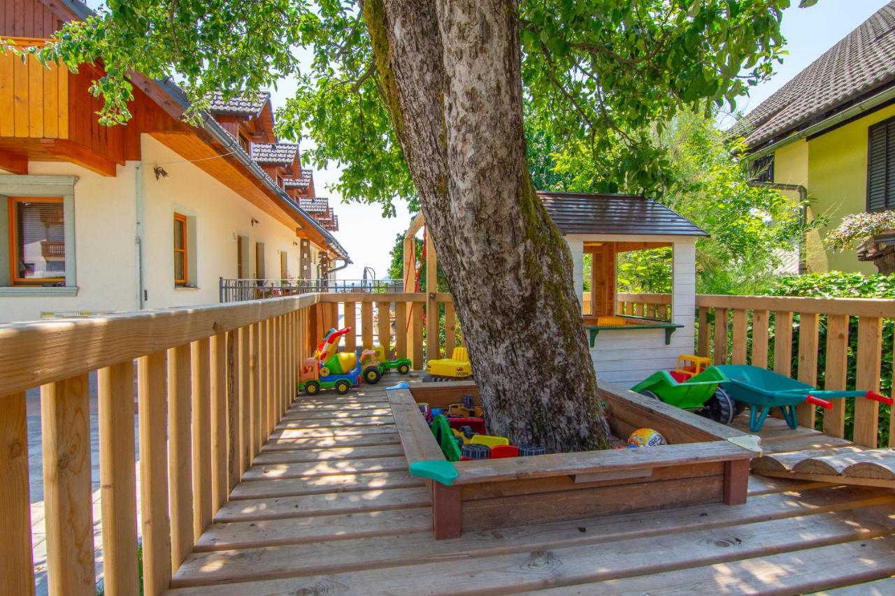 Villa Tourist Farm "Pri Biscu" Bled Exterior foto