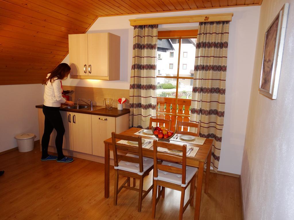Villa Tourist Farm "Pri Biscu" Bled Habitación foto