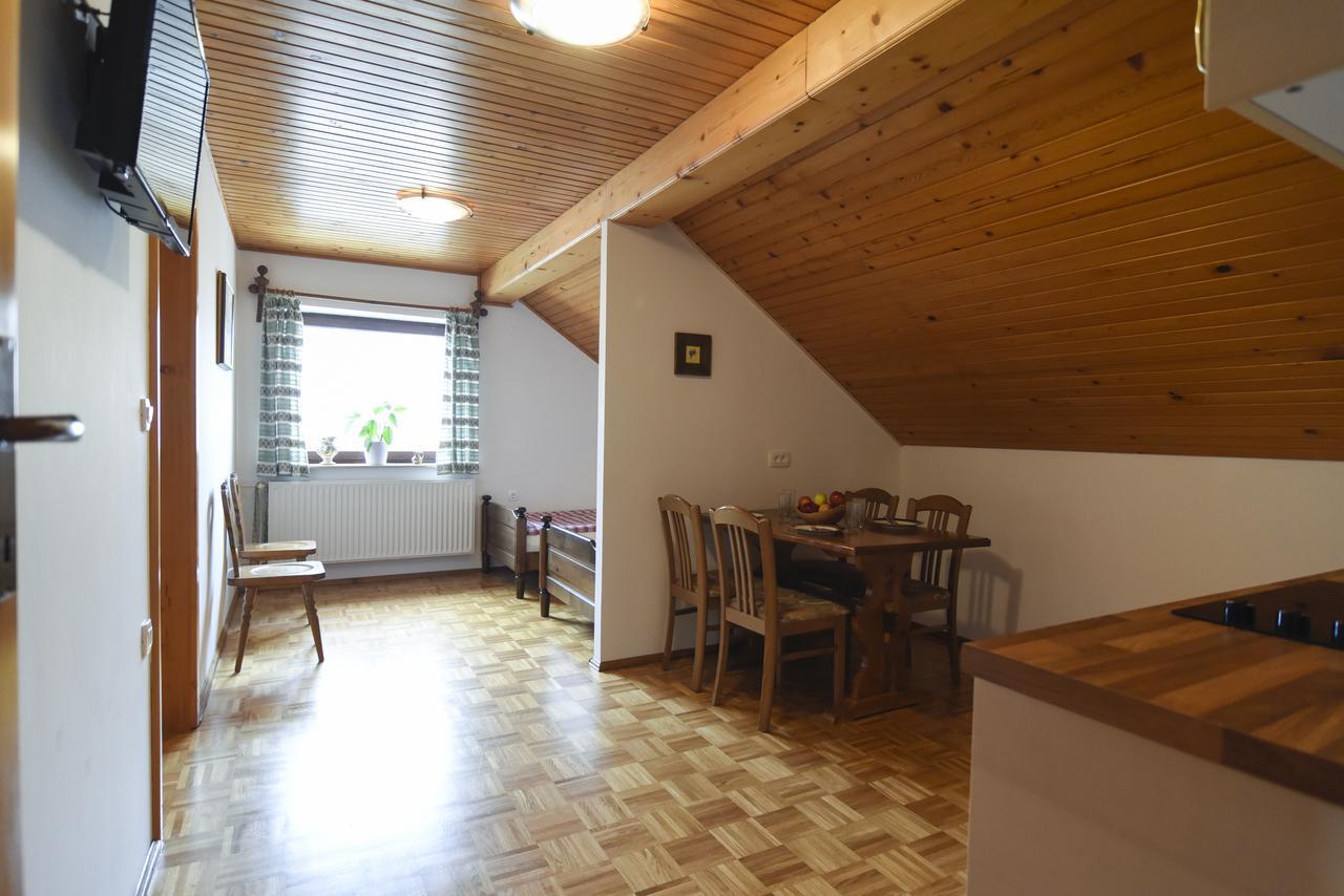 Villa Tourist Farm "Pri Biscu" Bled Habitación foto